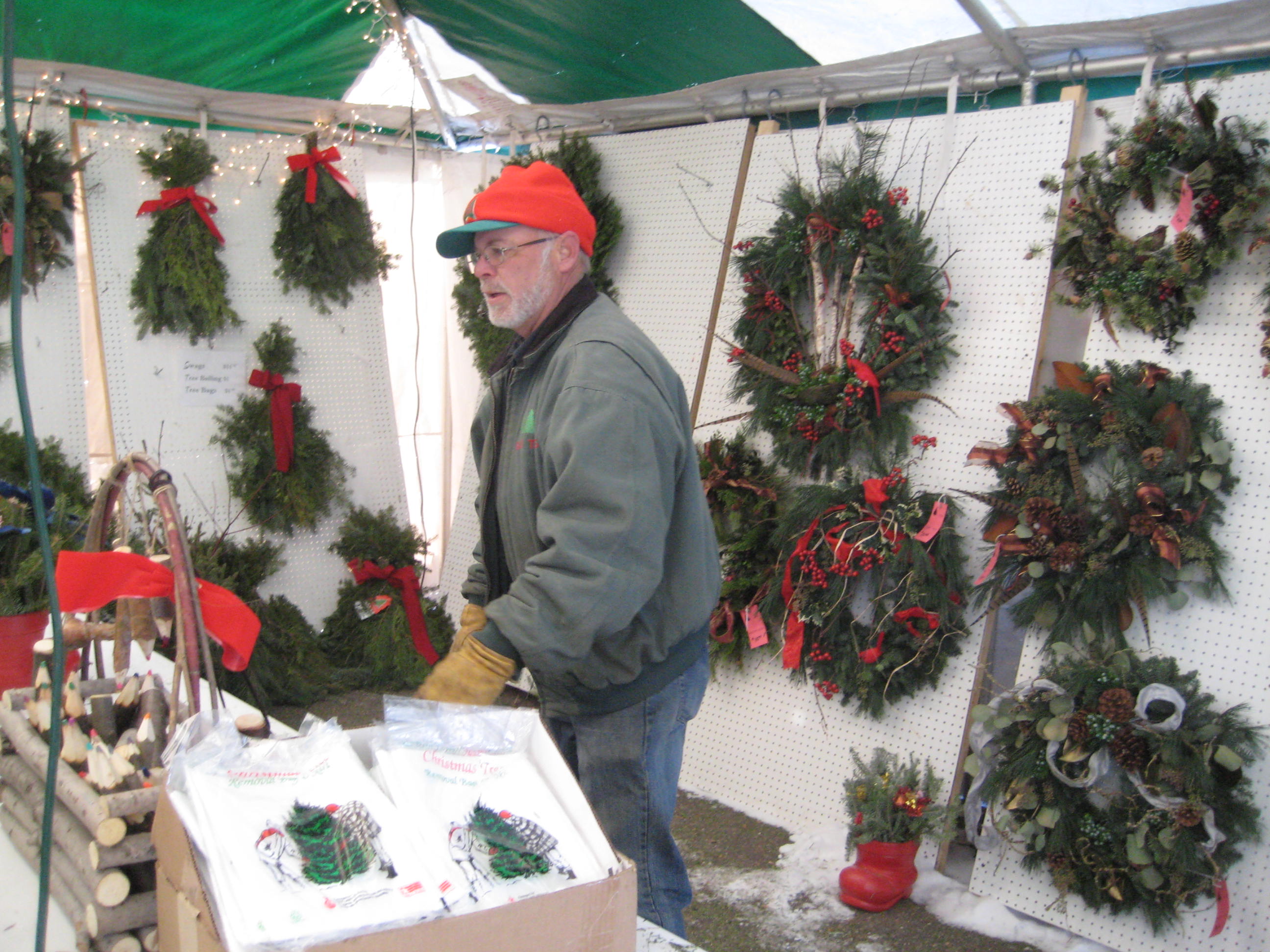 Knollwood wreaths BJ Trees