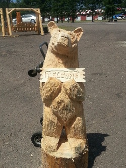 Bear chainsaw carving